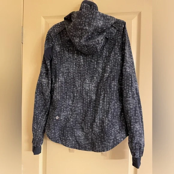 Lululemon jacket - Picture 2 of 3